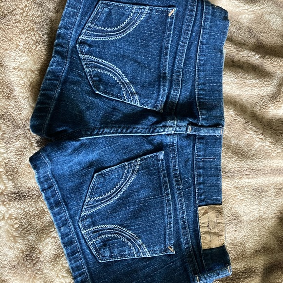 Shorts - Picture 3 of 4